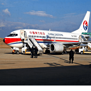 静巴音布鲁克空运公司航空快运业稳步发展的原因是什么？